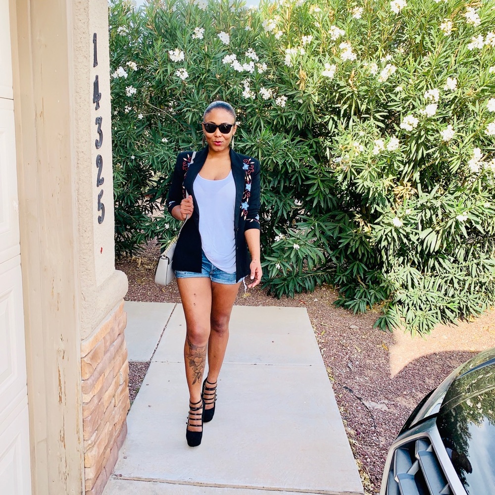 Meet your Posher, Pam.